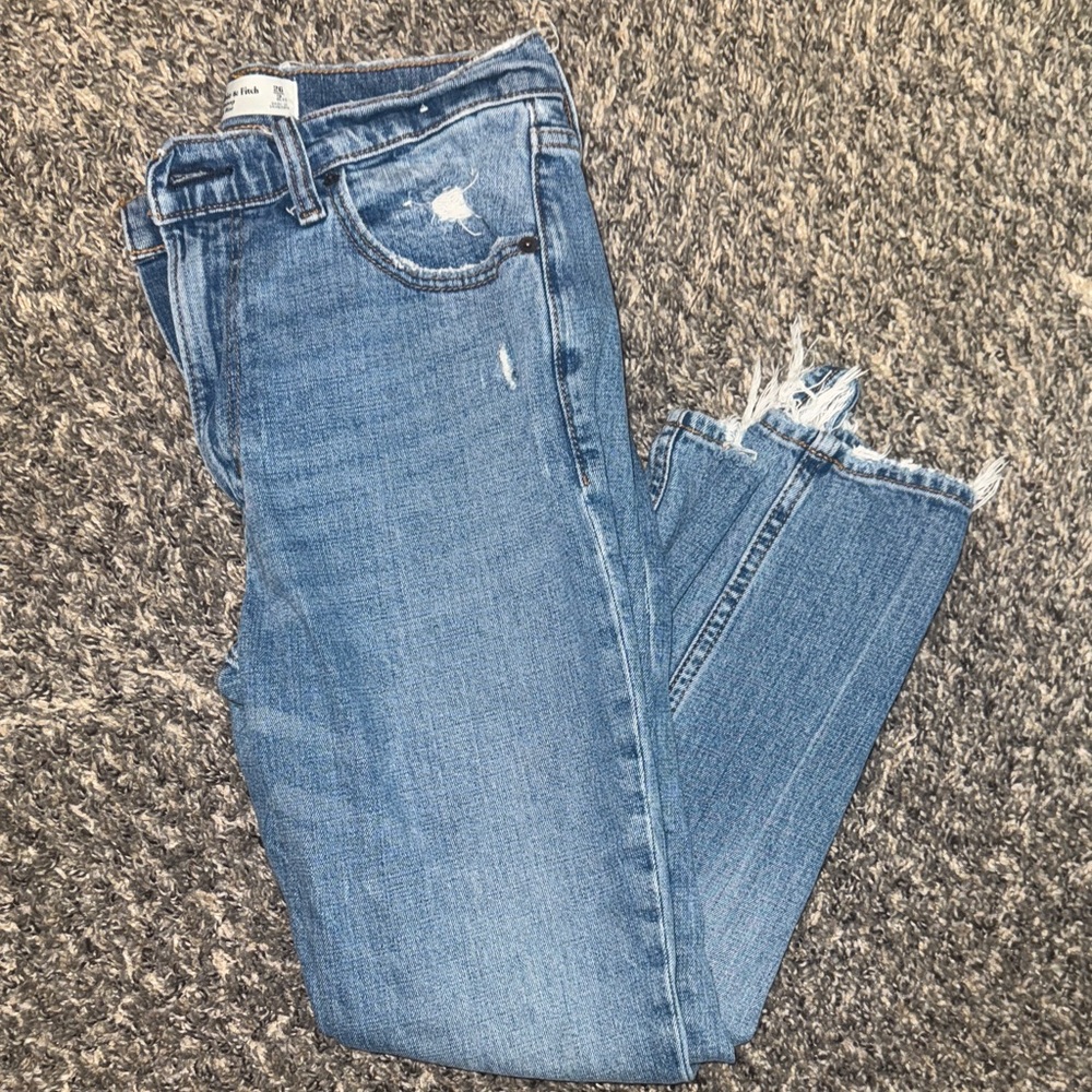 Abercrombie & Fitch Women's Blue Cropped Jeans